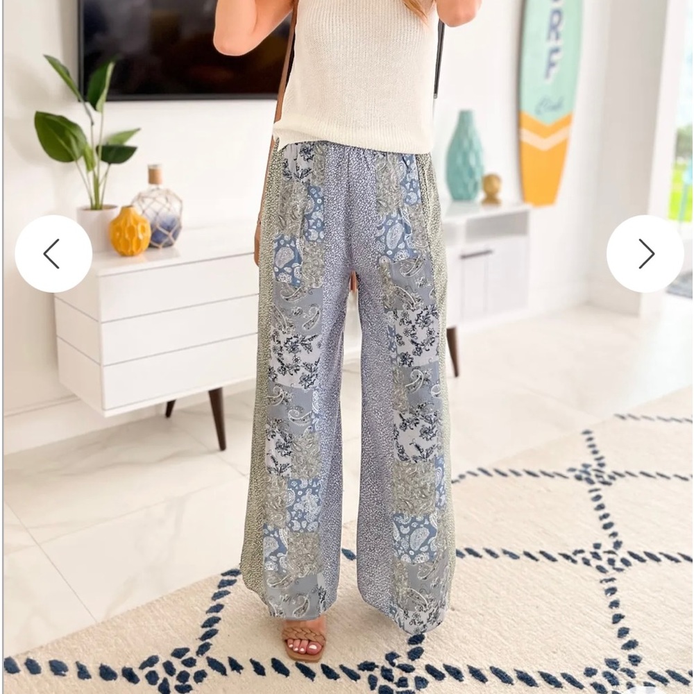 NWT Wide Leg Flowy Mixed Print Pant